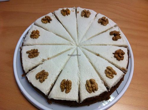 Möhrenkuchen mit Cashew-Creme at LaLeLi Das Faire Cafe in Solingen
