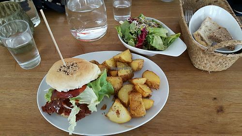 yummy pulled Jack fruit burger at Eugens Bio Cafe Restaurant in Konstanz