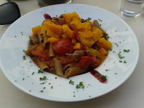 Buchweizenpenne mit Tomaten-Limettensauce und gebratenem Kürbis at Eugens Bio Cafe Restaurant in Konstanz
