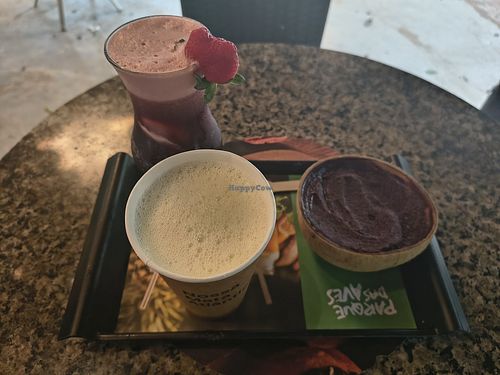Vegan drinks and açaí at Bistrô da Mata in Foz Do Iguacu