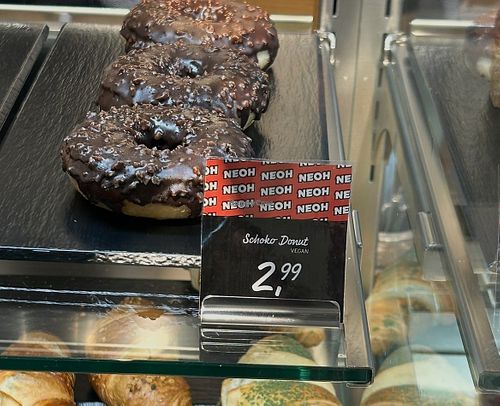 Neoh Donut 2,99€  at Tchibo Filiale in Linz