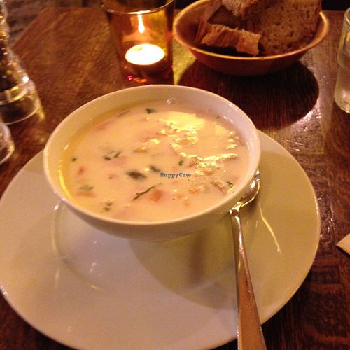 Thai soup at Brasserie LoLa in Paris