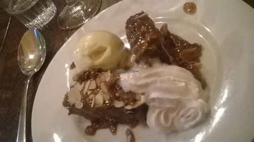 Pain perdu caramélisé, chantilly et boule de glace, excellent dessert ! at Brasserie LoLa in Paris