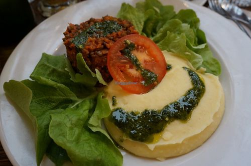 Lentilles a la 'viande hachee' at Brasserie LoLa in Paris