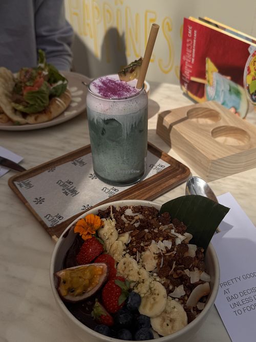 açaí bowl and ocean shake   at The Happiness Café Utrecht in Utrecht
