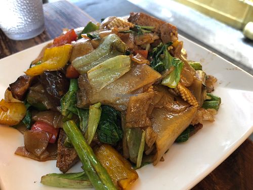 Fried noodles  at Thai Vegetarian Food 泰國素食 in Kowloon