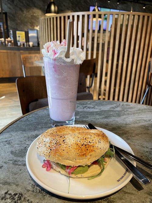 Vegan strawberry frappuccino and avocado bagel.   at Espresso House in Varberg