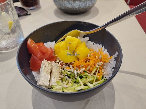 Small poké bowl at Bar Zoi in Malcesine