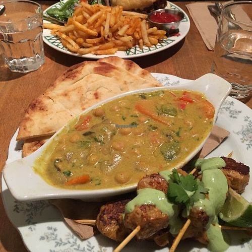 Brochettes tandoori at Antidote Bouffe Vegane in Montreal