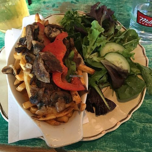 Poutine au "steak" Philly at Antidote Bouffe Vegane in Montreal
