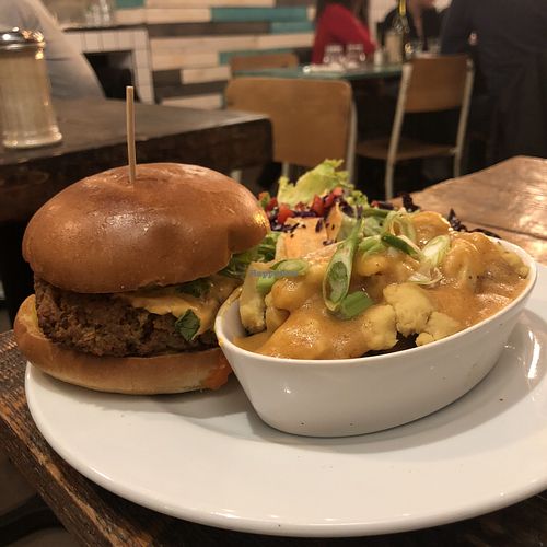 Burger Mexicano Aïe Aïe Aïe!!! avec poutine at Antidote Bouffe Vegane in Montreal
