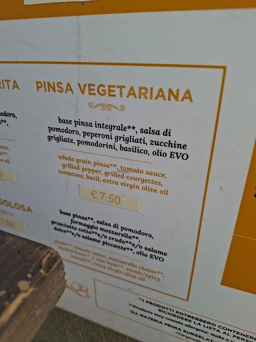 Pinsa vegeterian option at Bar Caffeina in Lecco