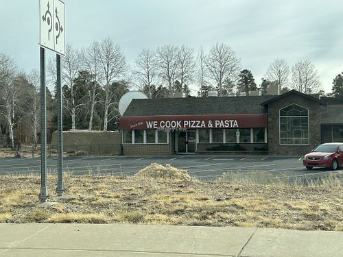 They do!  at We Cook Pizza and Pasta in Tusayan