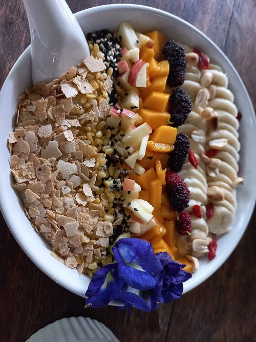 Smoothie bowl at Pun Pun Market in Chiang Mai