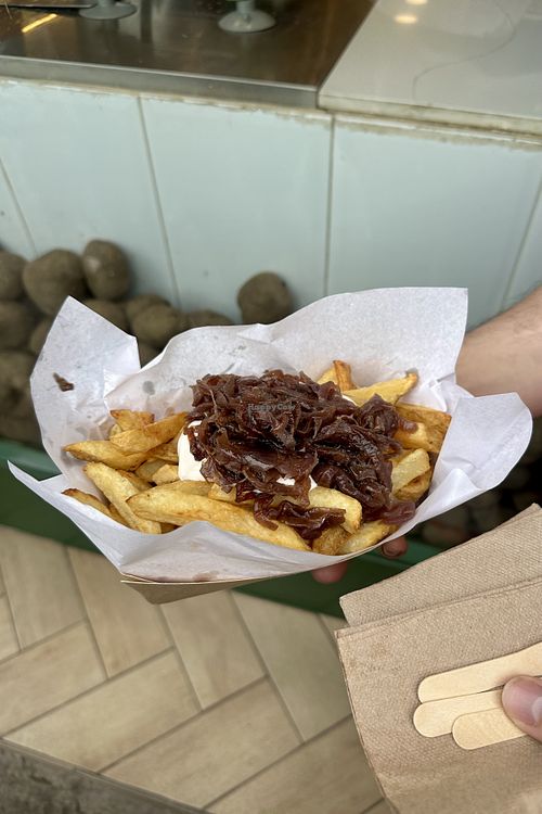 Con mayo y cebolla caramelizada   at La Friet Amsterdam in Santiago