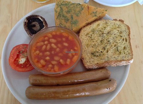 Vegan English Breakfast, served on Saturdays  at Pop 101 in Porto