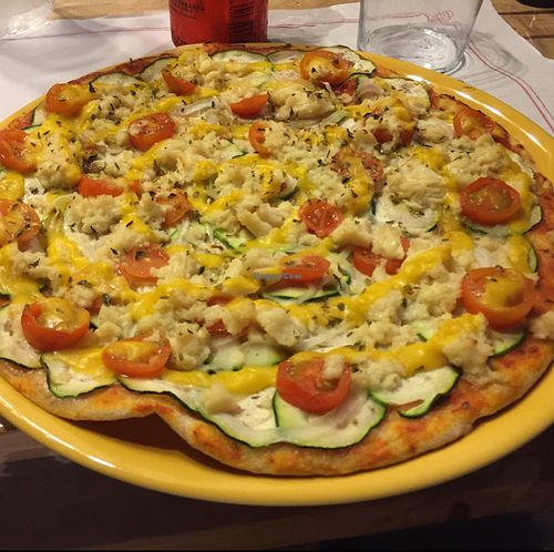 pizza de la huerta at Dolce Pizza y Los Veganos - Hipolit Lazaro in Barcelona