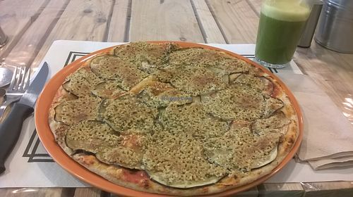 Vegan parmigiana pizza at Dolce Pizza y Los Veganos - Hipolit Lazaro in Barcelona