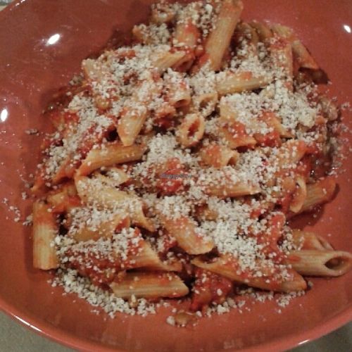 vegan bolognesa + lentejas + vegan parmesano at Dolce Pizza y Los Veganos - Hipolit Lazaro in Barcelona