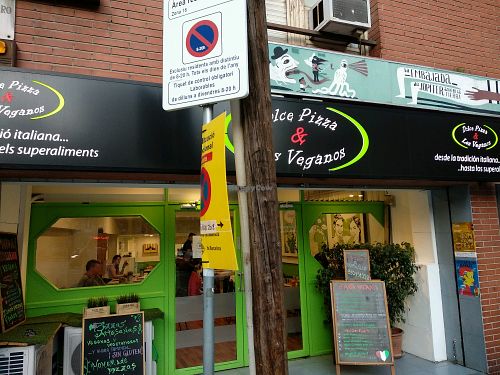 Restaurant Front at Dolce Pizza y Los Veganos - Hipolit Lazaro in Barcelona