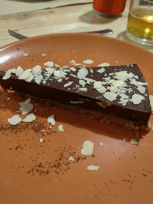 Vegan Chocolate Cake (Chocolate Tart) at Dolce Pizza y Los Veganos - Hipolit Lazaro in Barcelona