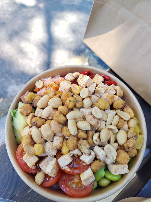 1 vegan bowl composition at Family poke vielha in Viella