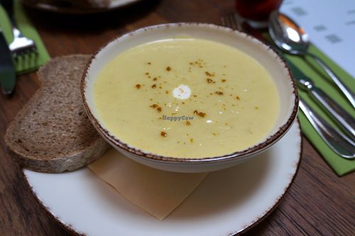 Soup + bread at Bites and Wines in Antwerpen
