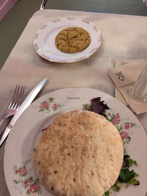 Pita et cookie at Le 1544 in Besancon