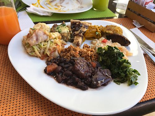 Options from the buffet at Natural Jardim in Santo Andre