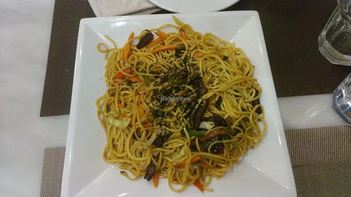 Noodles with vegetables and shitake mushrooms at Vantana in Sevilla