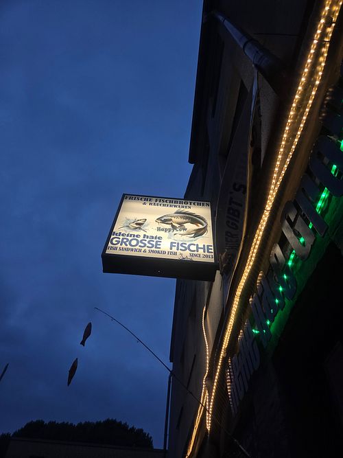 Ladenschild at Kleine Haie Grosse Fische in Hamburg