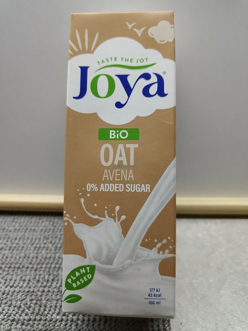 Organic oat milk at Sklavenitis in Thessaloniki