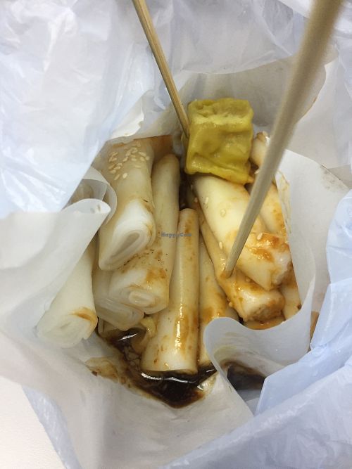 rice rolls and veg shaomai at Affinity Vegetarian in Kowloon