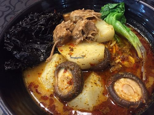 Cart Noodles: Laksa soup base with mushroom, seaweed, radish and veg lamb at So Yuet Hin 素悅軒 in New Territories