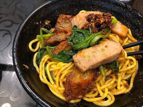 Cart noodles (with vegan BBQ pork, spam) at So Yuet Hin 素悅軒 in New Territories