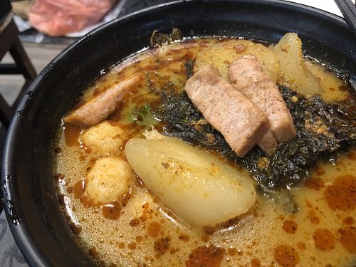 Noodles with radish, vegan fish balls, vegan spam, seaweed in laksa soup at So Yuet Hin 素悅軒 in New Territories