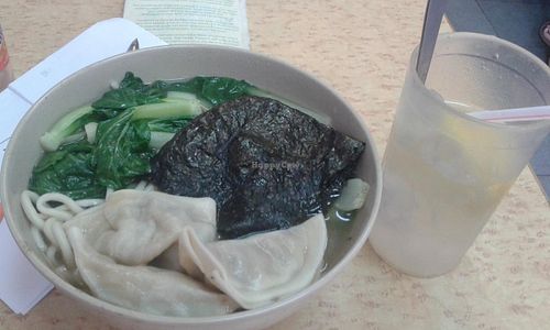 Noodle soup with sea vegetables and dumplings at Fok Hing Food Shop in New Territories