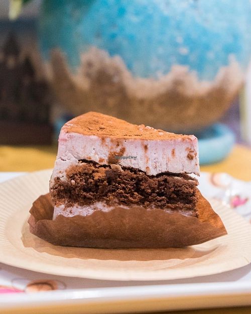 Vegan chocolate raspberry cake at Nanahako Macrobiotic Sweets in Osaka