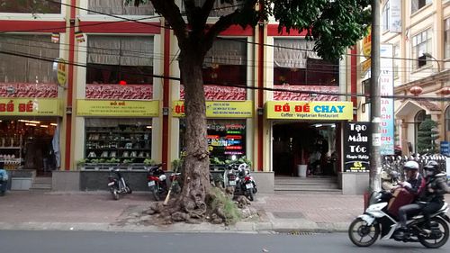 street view at Bo De Chay - Market and Restaurant in Hanoi