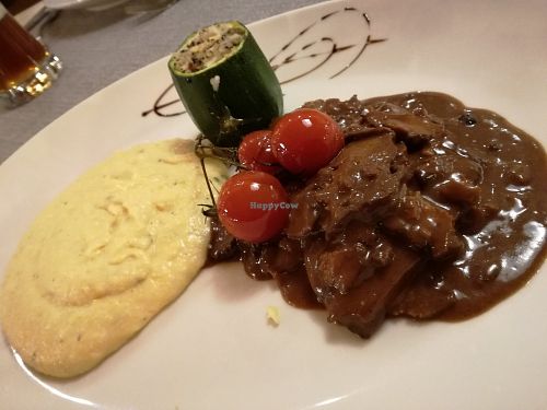 Seitan geschnetzeltes. Sehr zart, aber versalzen at Naturhotel LechLife in Wangle