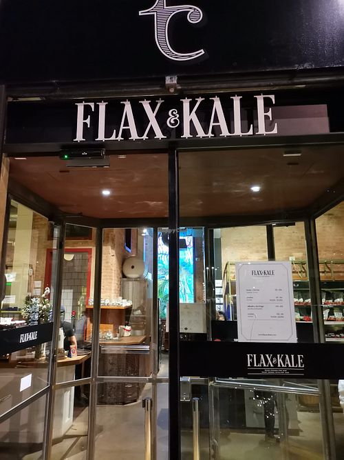 The entrance at Flax & Kale - Placa Castella in Barcelona