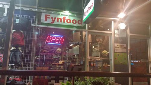 Fynfood vegan vegetarian downtown vancouver west end robson street at Fynfood in Vancouver