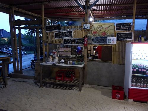Warung von innen at Maria's Boemboe in Lembongan