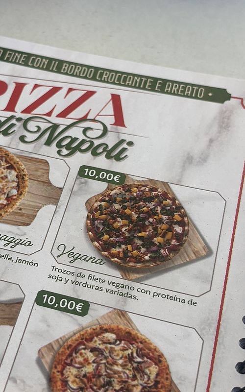 Vegan pizzaa  at Kiosko Madrid Rio Princesa in Madrid