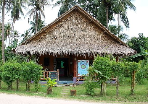 I think they should write their name with bigger letters. I didn´t feel like going here because you can´t really see if it´s someones home, a tattoo shop, a shop or a restaurant or are they open or not.  at Akasha Home Restaurant in Koh Phangan