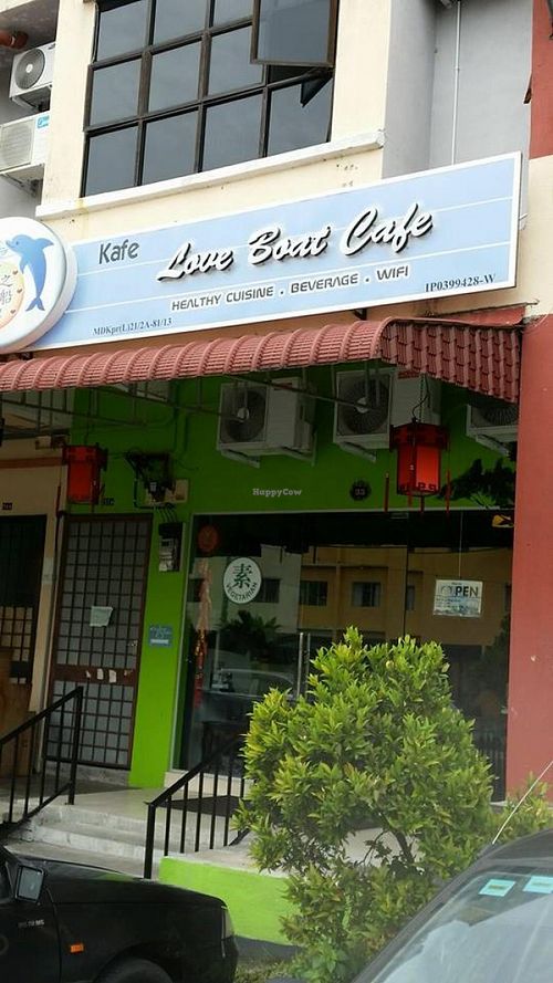 shop at Love Boat Cafe in Kampar