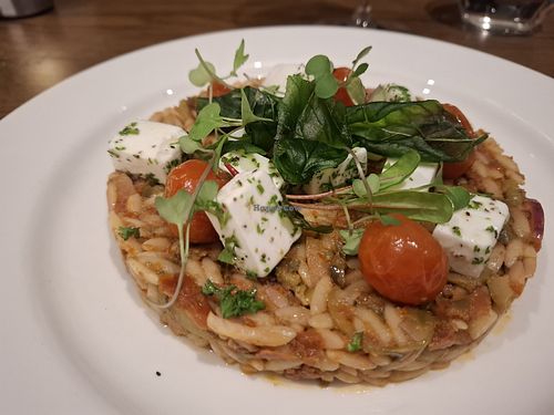 Risoni con pomodori secchi, pomodorini e feta vegana at Loch Ness Lodge Hotel in Drumnadrochit