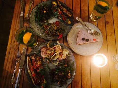 4 items of the buffet are vegan + cheesecake at Lavinia Good Food - Centrum in Amsterdam