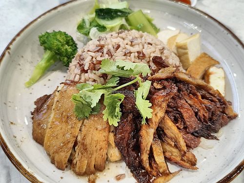 Char siew and chicken rice. Both are crispy! at Onn Vegetarian 安顺素食 in Central Singapore
