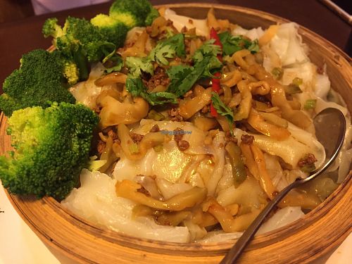 Steamed Thick Rice Noodles in Lotus Leaf at Veggie Family 素食一家 in Kowloon